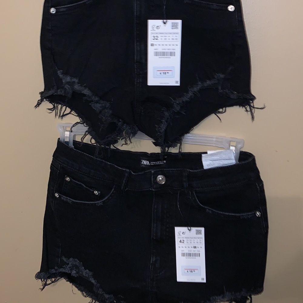 Zara Black booty shorts